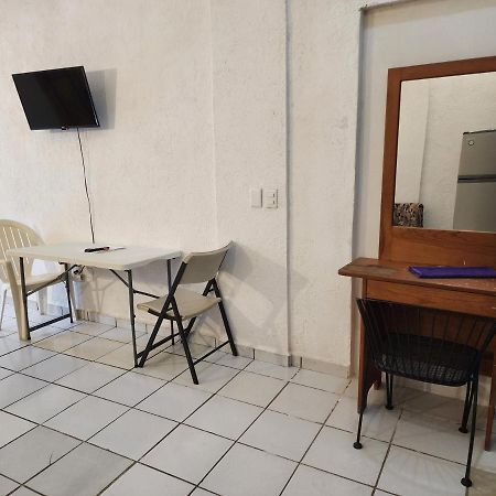 Small Studio Apt 5Min To Dt! Zihuatanejo Bagian luar foto